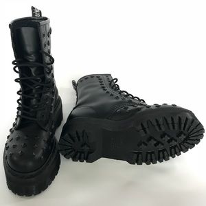 dr marten 1490 stud
